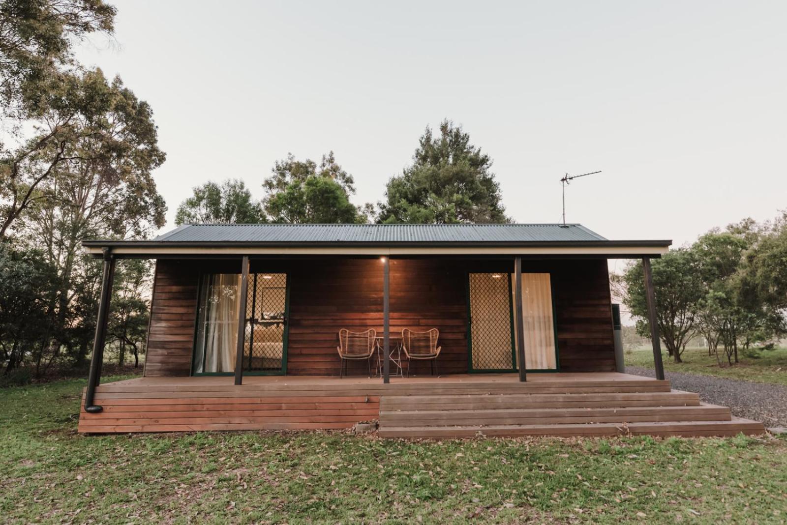Cabins at Lovedale Wedding Chapel Eksteriør billede